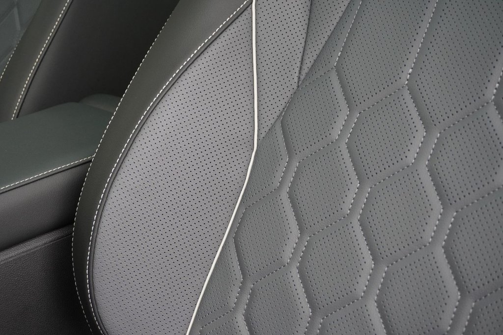 2025 Volkswagen Tiguan HIGHLINE R-LINE|NAVI|PANORAMIC|H/V FRONT SEATS in Ajax, Ontario at Lexus of Lakeridge - 12 - w1024h768px