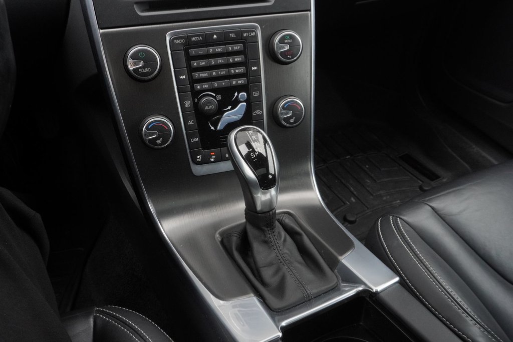 2015 Volvo V60 T6 AWD PREMIER PLUS|MOONROOF|HEATED FRONT SEATS in Ajax, Ontario at Lexus of Lakeridge - 6 - w1024h768px