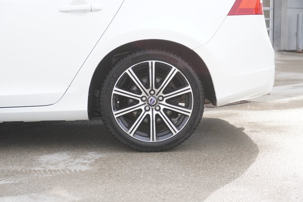 2015 Volvo V60 T6 AWD PREMIER PLUS|MOONROOF|HEATED FRONT SEATS in Ajax, Ontario at Lexus of Lakeridge - 12 - w1024h768px