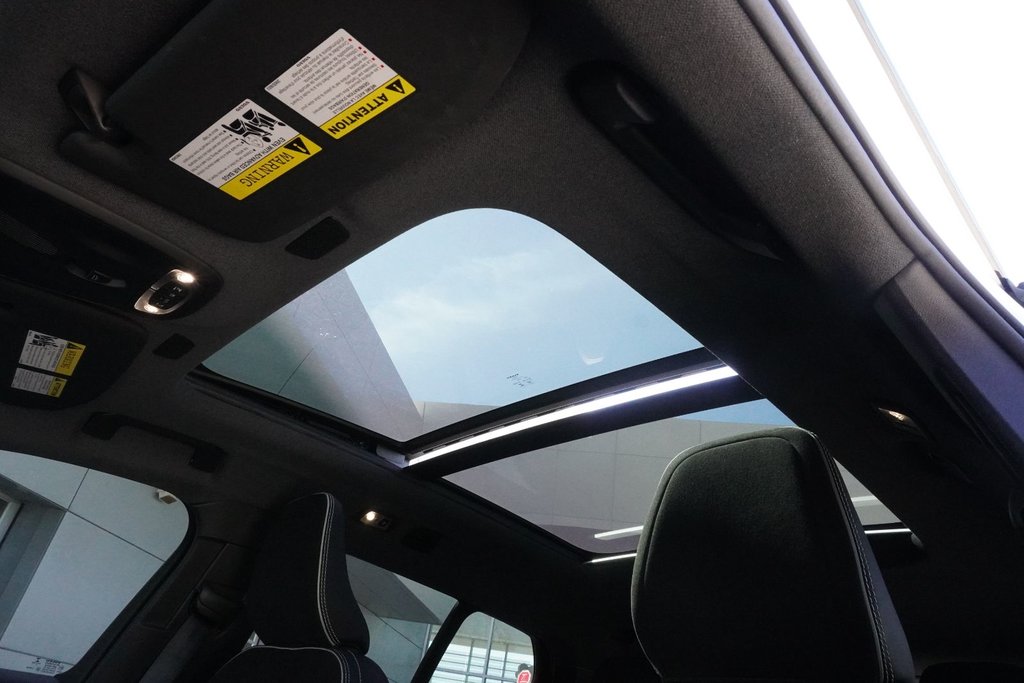 2019 Volvo XC40 T5 AWD R-DESIGN|HARMAN/KARDON|360 CAM|PANORAMIC in Ajax, Ontario at Lexus of Lakeridge - 9 - w1024h768px