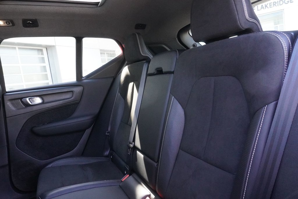 2019 Volvo XC40 T5 AWD R-DESIGN|HARMAN/KARDON|360 CAM|PANORAMIC in Ajax, Ontario at Lexus of Lakeridge - 12 - w1024h768px