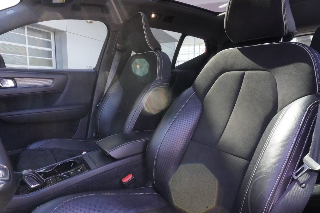 2019 Volvo XC40 T5 AWD R-DESIGN|HARMAN/KARDON|360 CAM|PANORAMIC in Ajax, Ontario at Lexus of Lakeridge - 10 - w1024h768px