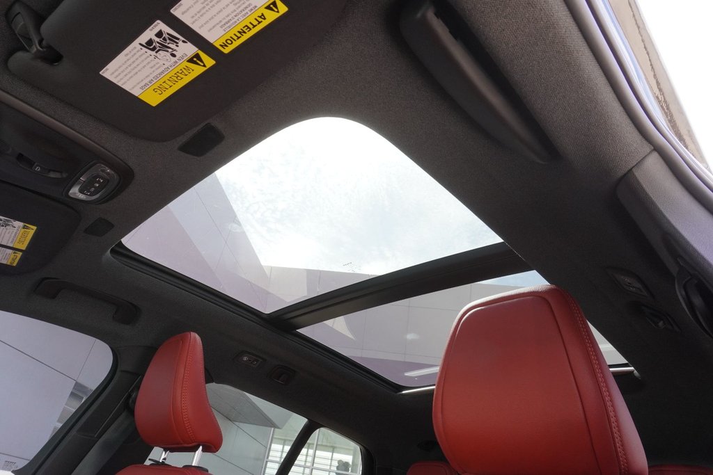 2020 Volvo XC40 T5 AWD MOMEMNTUM|NAVI|PANORAMIC|H/STEERING|CARPLAY in Ajax, Ontario at Lexus of Lakeridge - 10 - w1024h768px