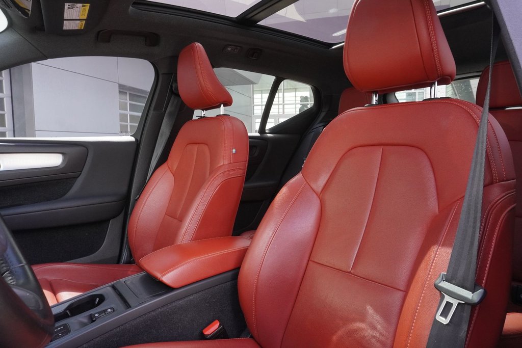 2020 Volvo XC40 T5 AWD MOMEMNTUM|NAVI|PANORAMIC|H/STEERING|CARPLAY in Ajax, Ontario at Lexus of Lakeridge - 11 - w1024h768px