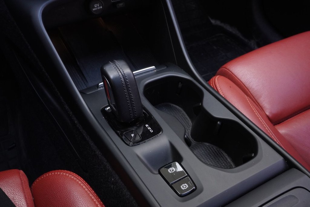 2020 Volvo XC40 T5 AWD MOMEMNTUM|NAVI|PANORAMIC|H/STEERING|CARPLAY in Ajax, Ontario at Lexus of Lakeridge - 8 - w1024h768px