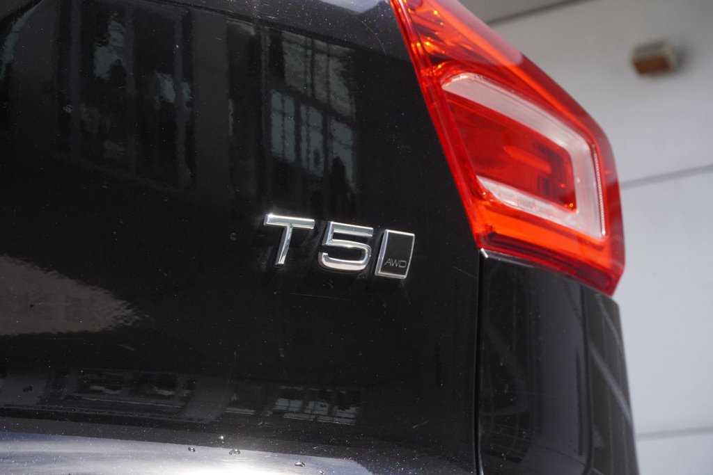 2020 Volvo XC40 T5 AWD MOMEMNTUM|NAVI|PANORAMIC|H/STEERING|CARPLAY in Ajax, Ontario at Lexus of Lakeridge - 19 - w1024h768px
