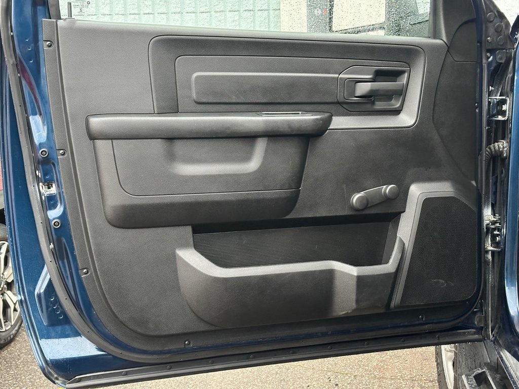 Ram 3500 Tradesman 2023-6