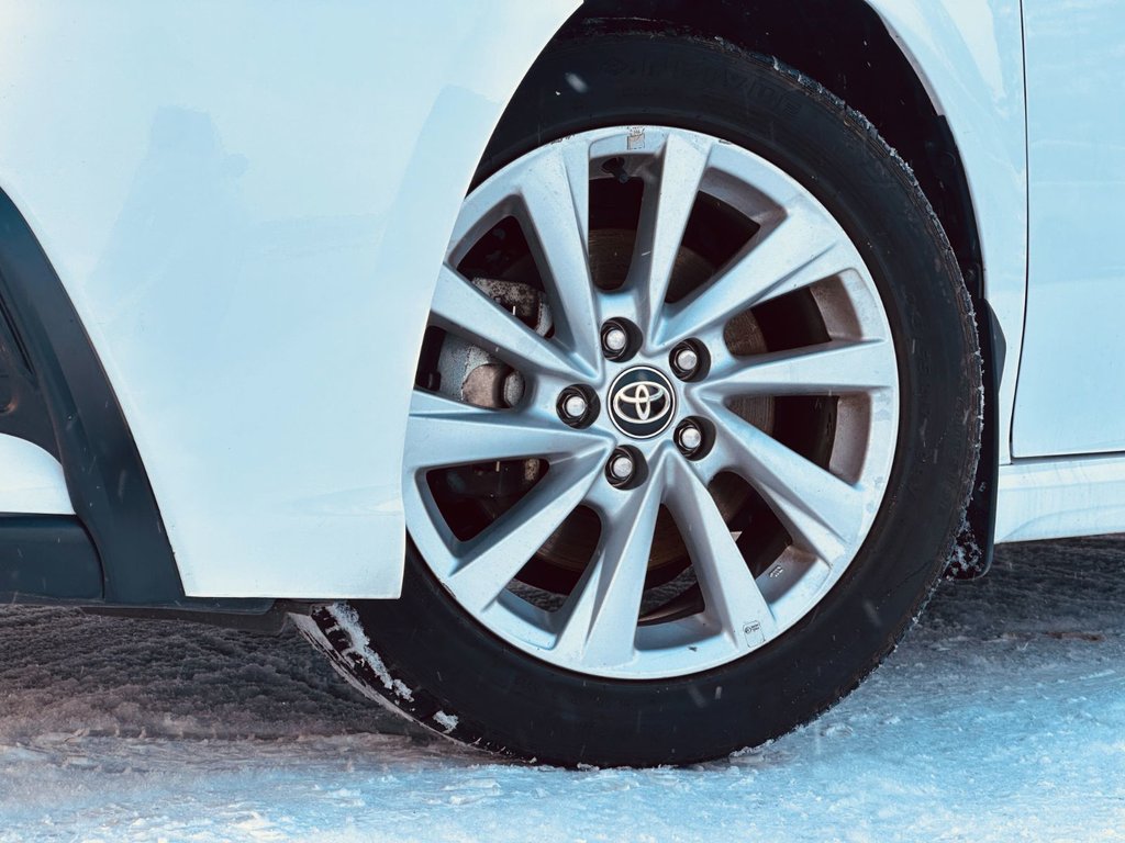 Toyota Camry SE 2024-4