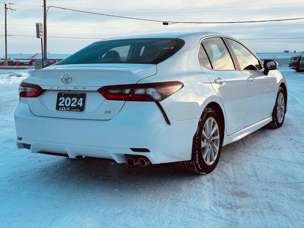 Toyota Camry SE 2024-2