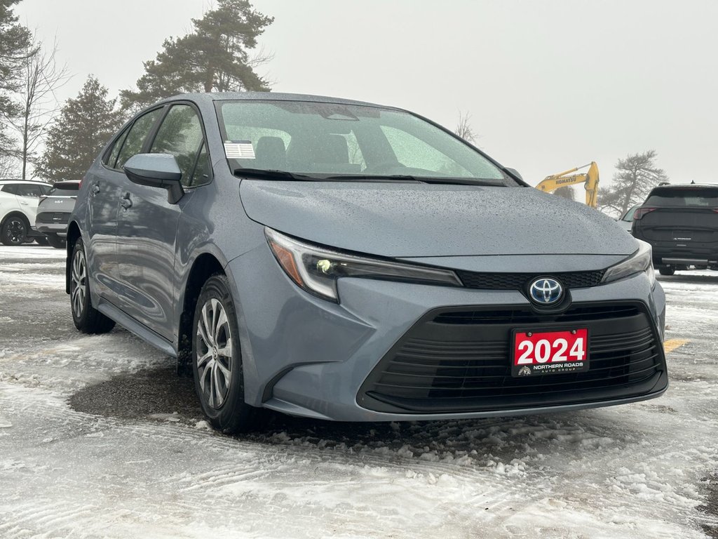 Toyota Corolla Hybrid LE 2024-3