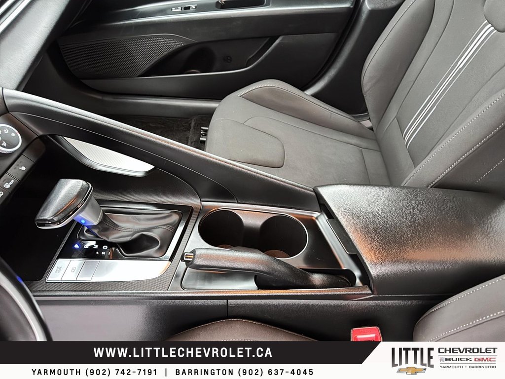 Hyundai Elantra  2022 à Yarmouth, Nouvelle-Écosse - 10 - w1024h768px