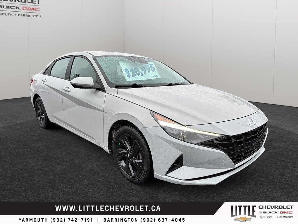 Hyundai Elantra  2022 à Yarmouth, Nouvelle-Écosse - 3 - w1024h768px