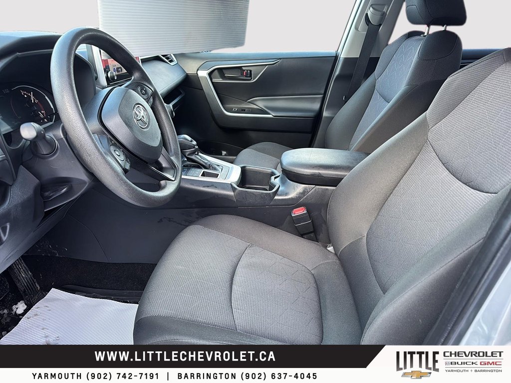 Toyota RAV4  2025 à Yarmouth, Nouvelle-Écosse - 6 - w1024h768px