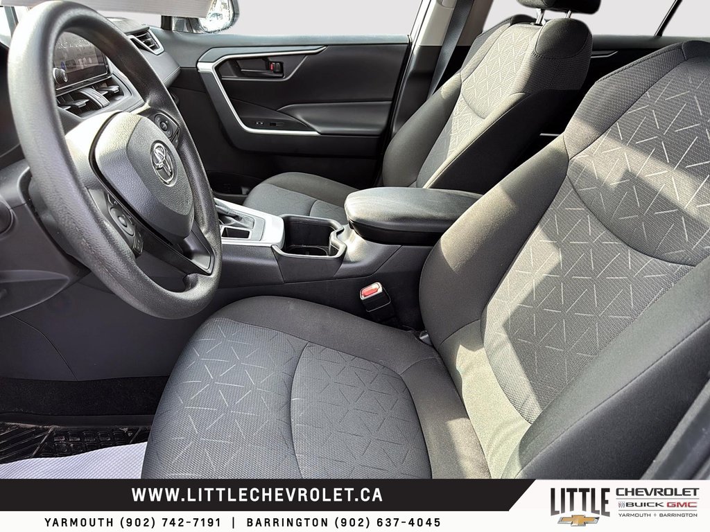 Toyota RAV4  2025 à Yarmouth, Nouvelle-Écosse - 6 - w1024h768px