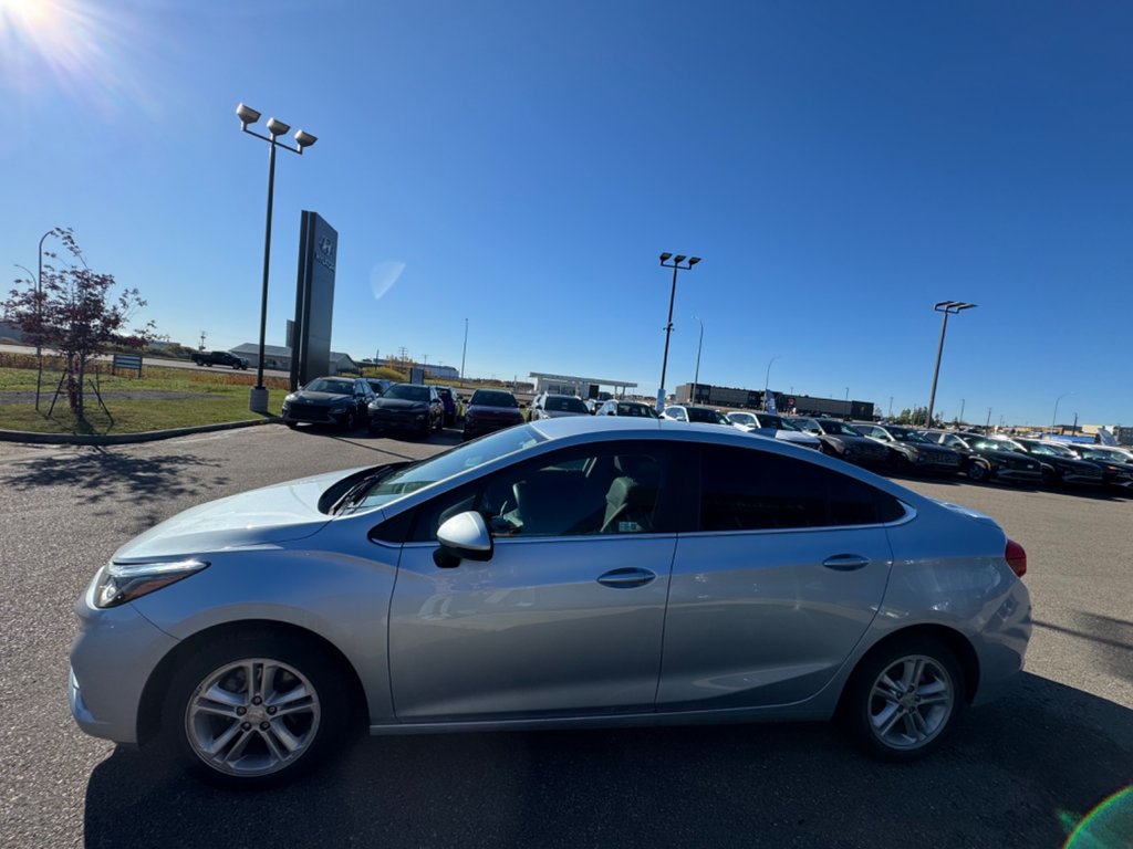 2017  Cruze LT in Lloydminster, Saskatchewan - 4 - w1024h768px