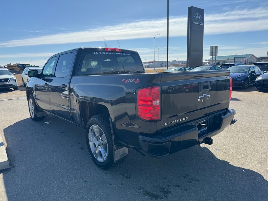 2018  Silverado 1500 Custom in Lloydminster, Saskatchewan - 5 - w1024h768px