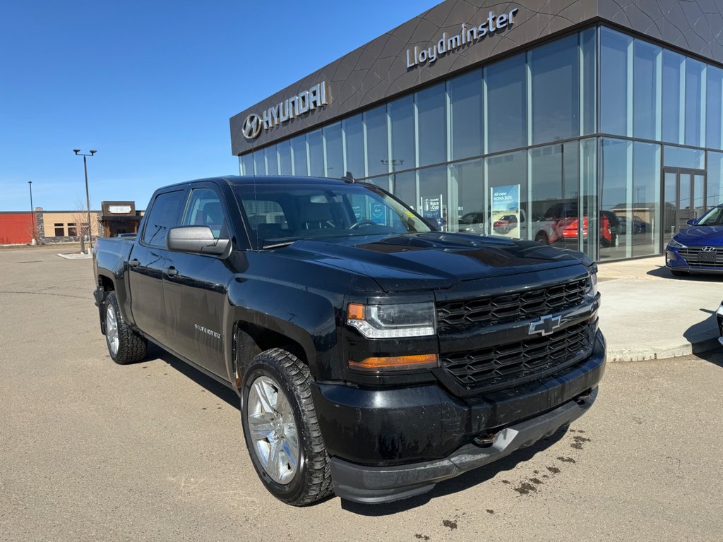 2018  Silverado 1500 Custom in Lloydminster, Saskatchewan - 1 - w1024h768px
