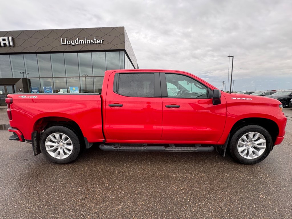 2022  Silverado 1500 Custom in Lloydminster, Saskatchewan - 8 - w1024h768px