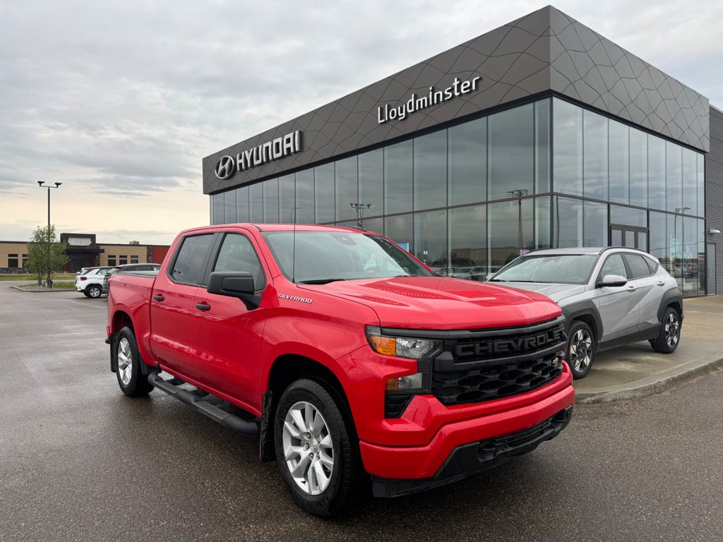 2022  Silverado 1500 Custom in Lloydminster, Saskatchewan - 1 - w1024h768px