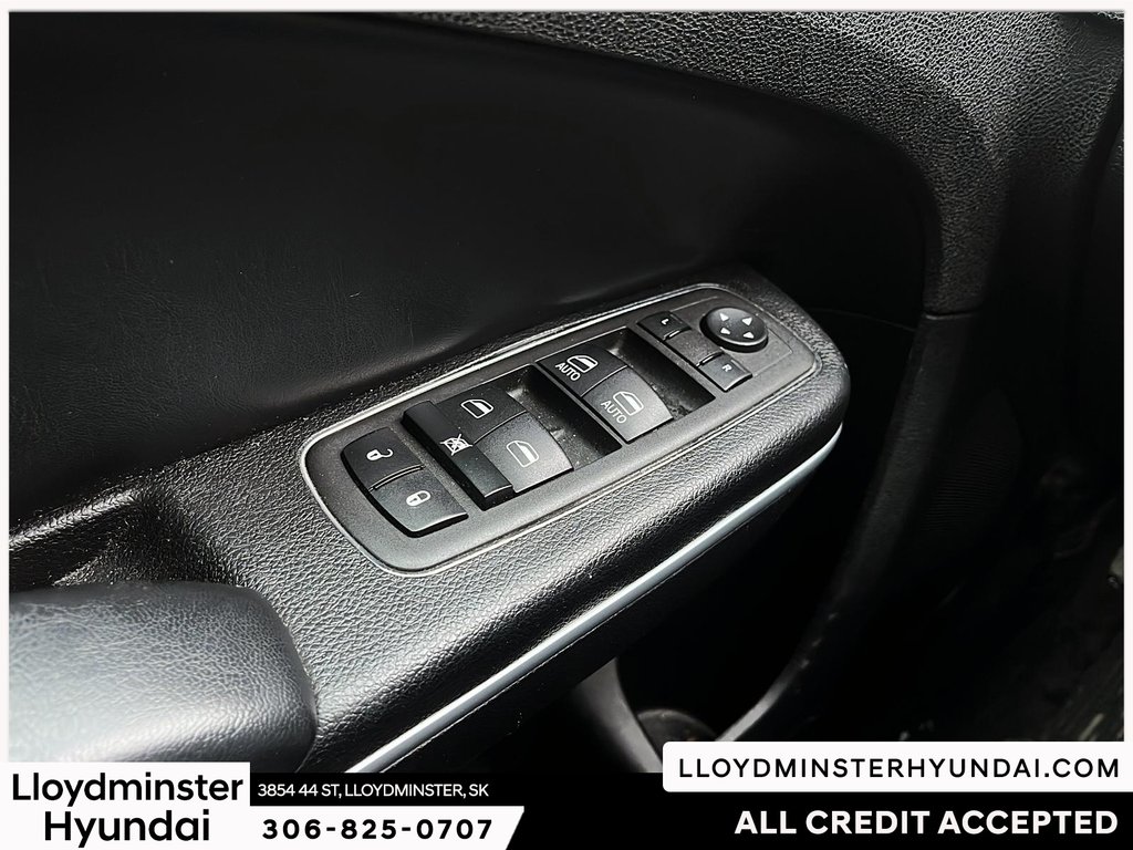 2022 Chrysler 300 S in Lloydminster, Saskatchewan - 13 - w1024h768px