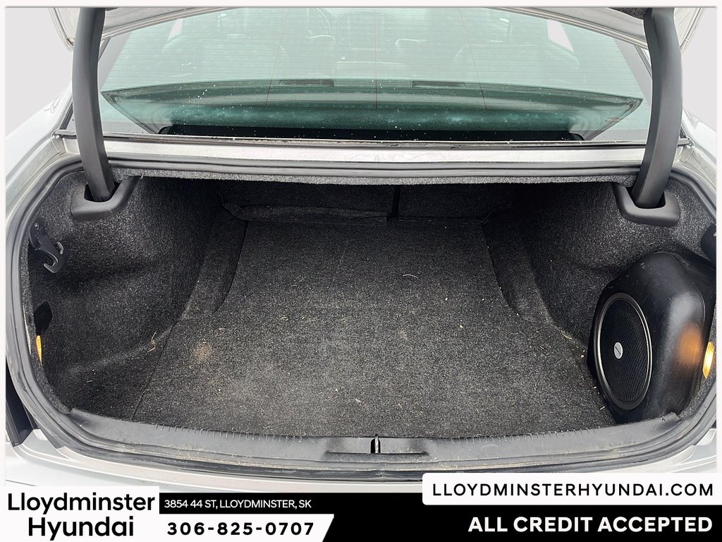 2022 Chrysler 300 S in Lloydminster, Saskatchewan - 9 - w1024h768px