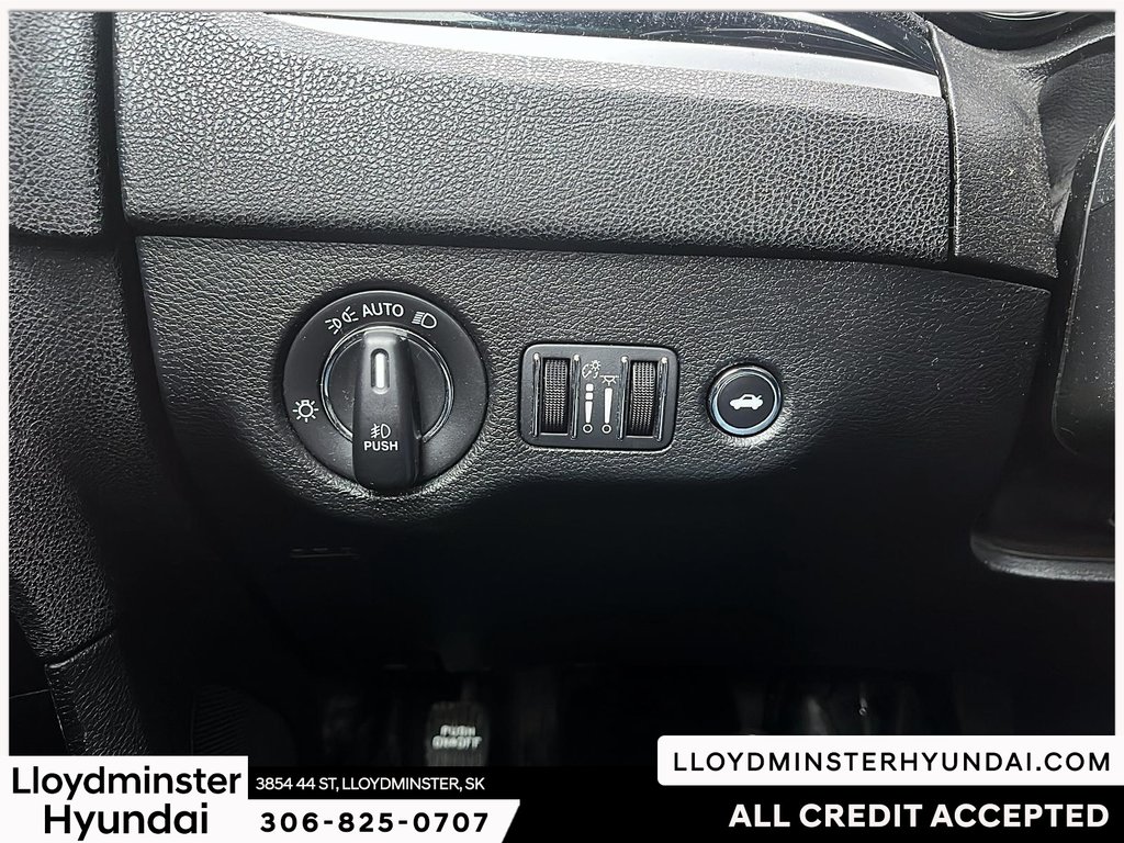 2022 Chrysler 300 S in Lloydminster, Saskatchewan - 18 - w1024h768px