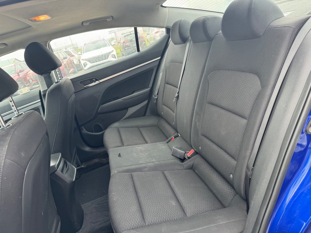 2020  Elantra Preferred w/Sun & Safety Package in Lloydminster, Saskatchewan - 16 - w1024h768px