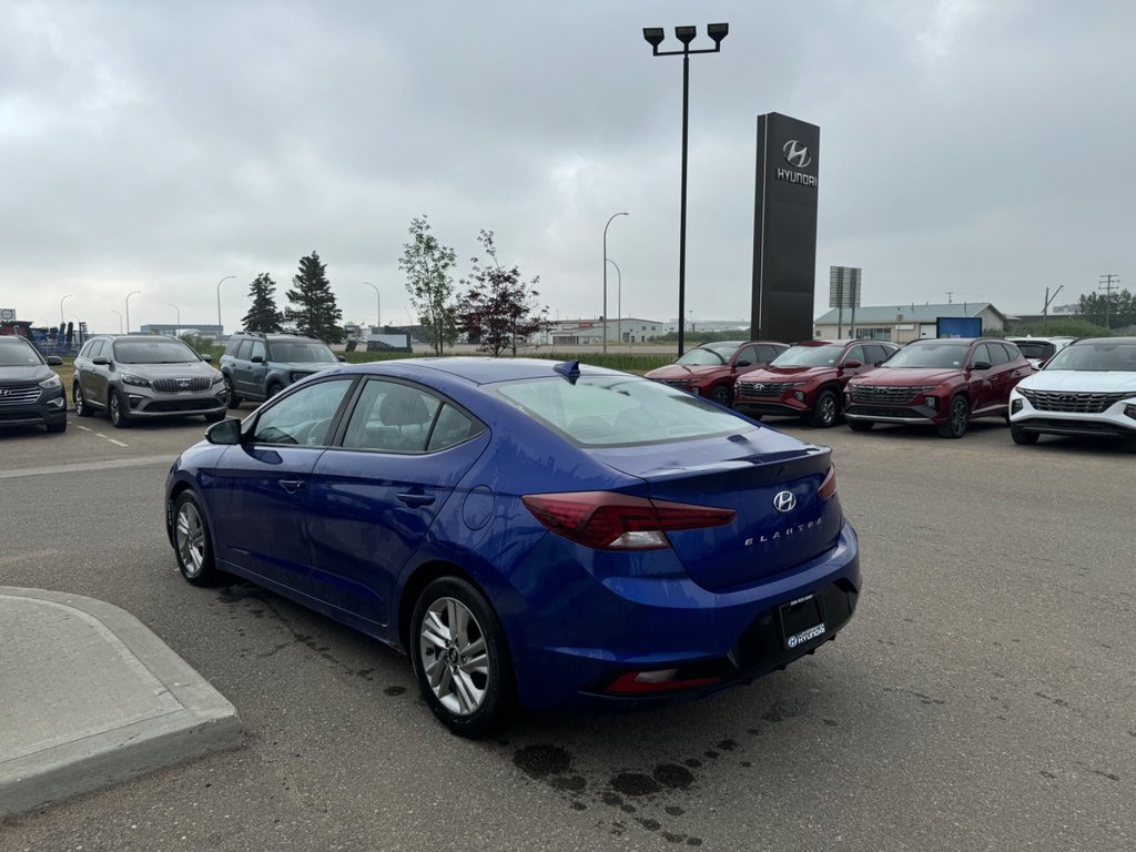 2020  Elantra Preferred w/Sun & Safety Package in Lloydminster, Saskatchewan - 5 - w1024h768px