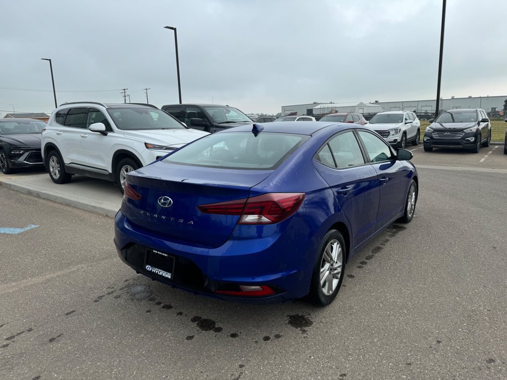 2020  Elantra Preferred w/Sun & Safety Package in Lloydminster, Saskatchewan - 7 - w1024h768px