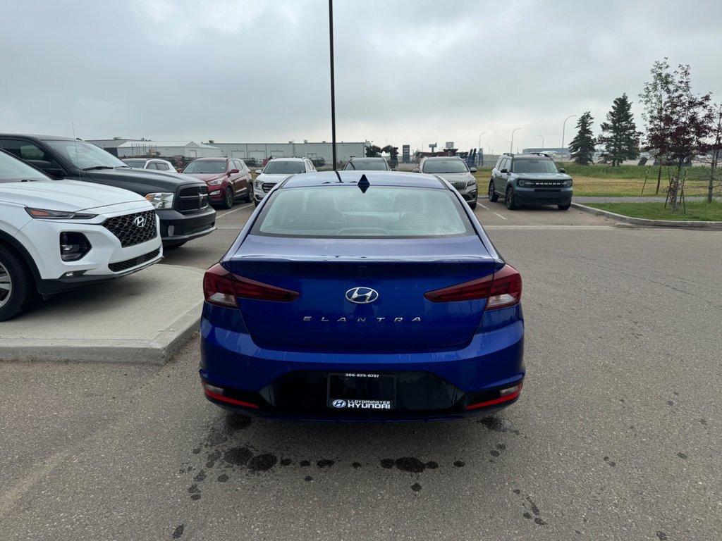 2020  Elantra Preferred w/Sun & Safety Package in Lloydminster, Saskatchewan - 6 - w1024h768px