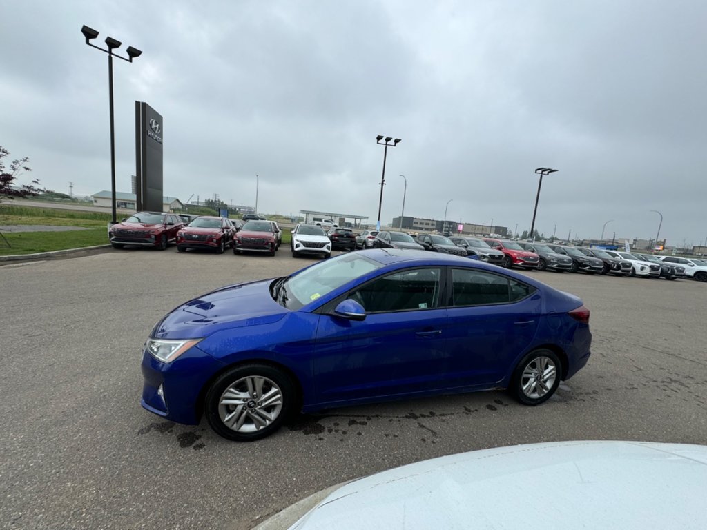 2020  Elantra Preferred w/Sun & Safety Package in Lloydminster, Saskatchewan - 4 - w1024h768px