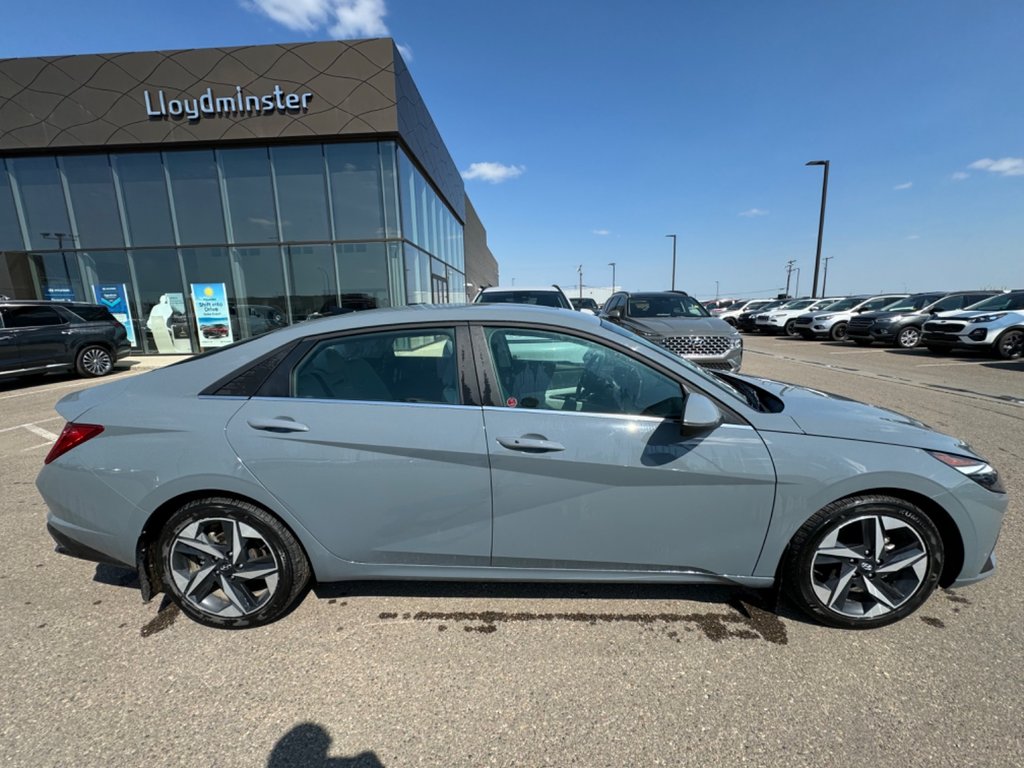 2022  Elantra Ultimate Tech in Lloydminster, Saskatchewan - 8 - w1024h768px