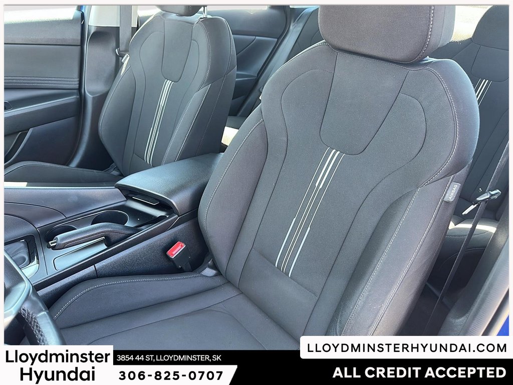 2023 Hyundai Elantra Preferred in Lloydminster, Saskatchewan - 11 - w1024h768px