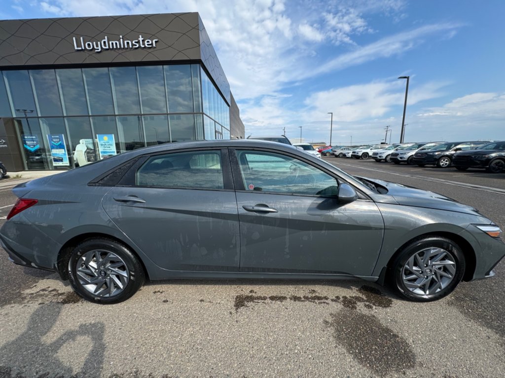 2024  Elantra Preferred in Lloydminster, Saskatchewan - 8 - w1024h768px