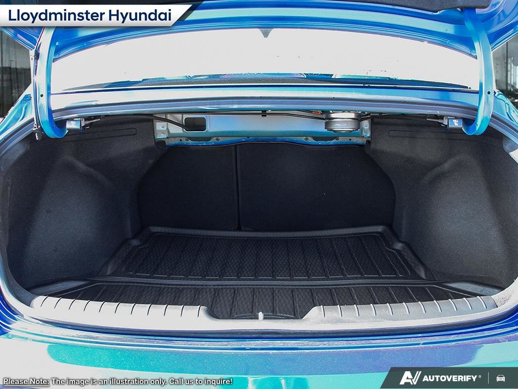 2025 Hyundai Elantra Luxury in Lloydminster, Saskatchewan - 7 - w1024h768px