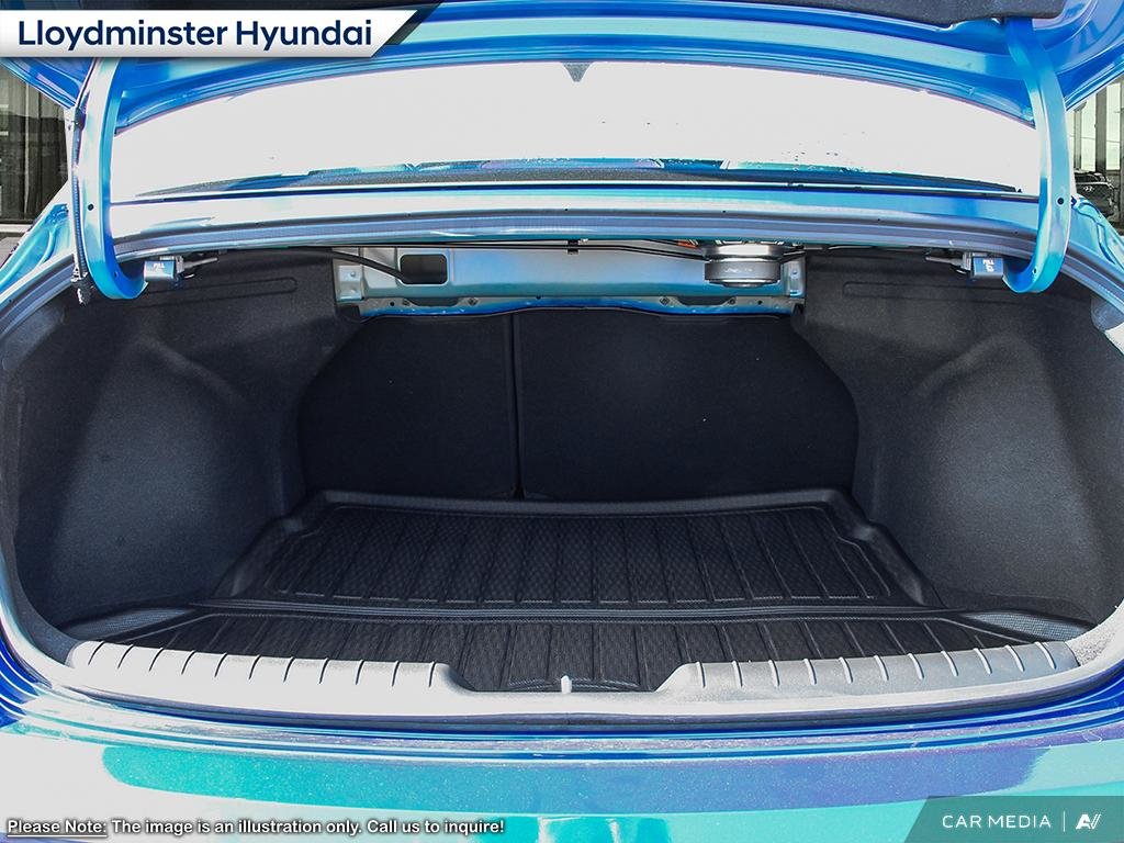 2025 Hyundai Elantra Luxury in Lloydminster, Saskatchewan - 7 - w1024h768px