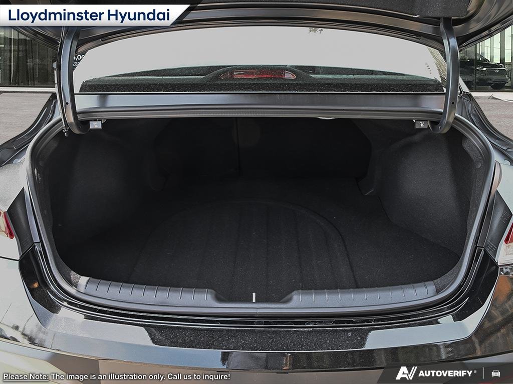2025 Hyundai Elantra Luxury in Lloydminster, Saskatchewan - 7 - w1024h768px