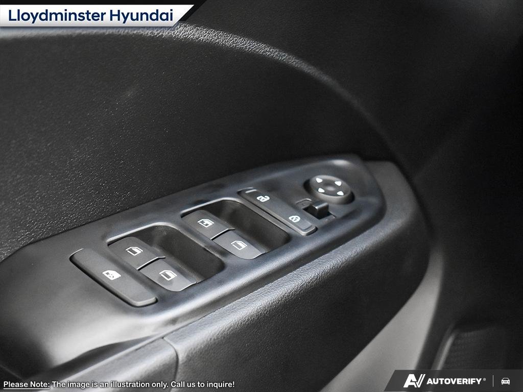 2025 Hyundai Venue Essential in Lloydminster, Saskatchewan - 14 - w1024h768px