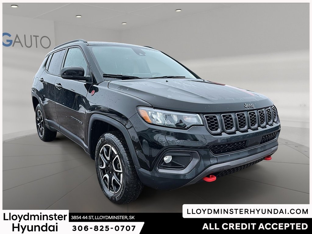 2024 Jeep Compass Trailhawk in Lloydminster, Saskatchewan - 3 - w1024h768px
