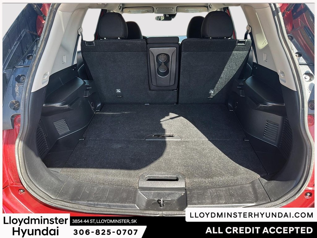 2020 Nissan Rogue SV in Lloydminster, Saskatchewan - 9 - w1024h768px
