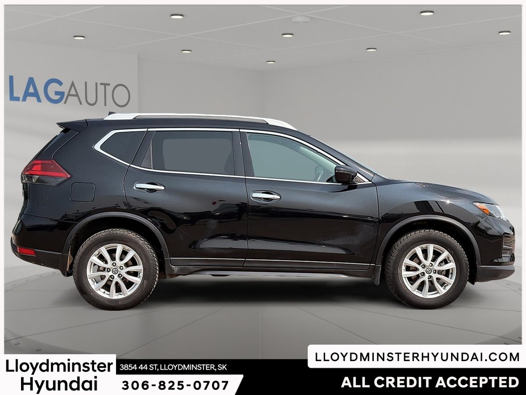 2020 Nissan Rogue SV in Lloydminster, Saskatchewan - 4 - w1024h768px