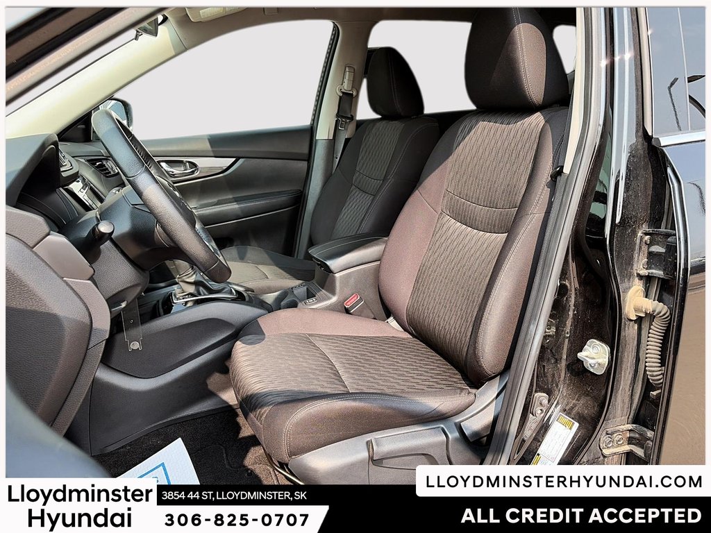 2020 Nissan Rogue SV in Lloydminster, Saskatchewan - 11 - w1024h768px