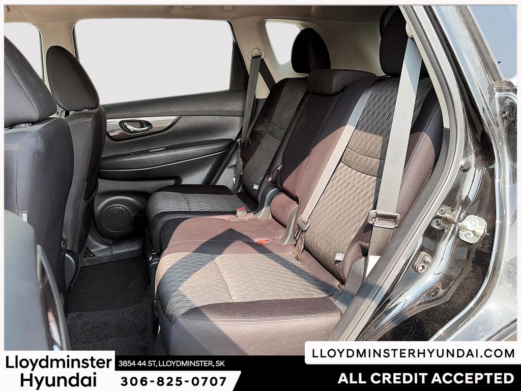 2020 Nissan Rogue SV in Lloydminster, Saskatchewan - 12 - w1024h768px