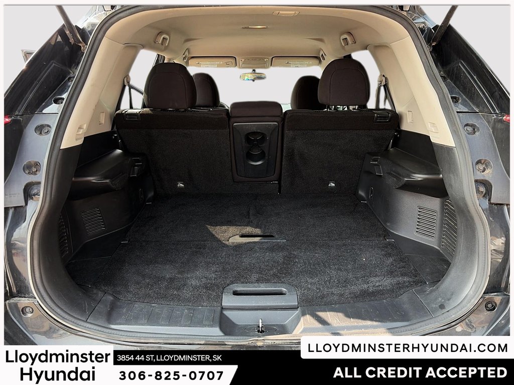 2020 Nissan Rogue SV in Lloydminster, Saskatchewan - 9 - w1024h768px