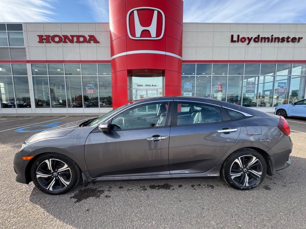 2016  Civic Sedan Touring in Lloydminster, Saskatchewan - 2 - w1024h768px