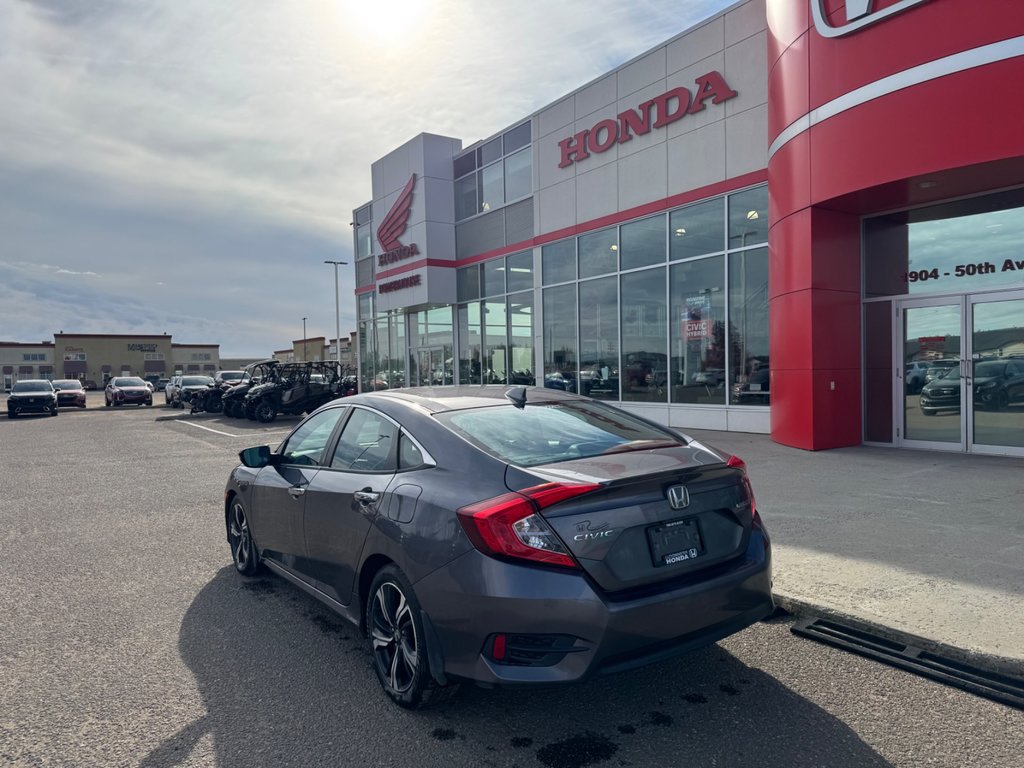 2016  Civic Sedan Touring in Lloydminster, Saskatchewan - 3 - w1024h768px