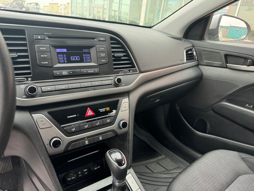 2017  Elantra LE in Lloydminster, Saskatchewan - 12 - w1024h768px