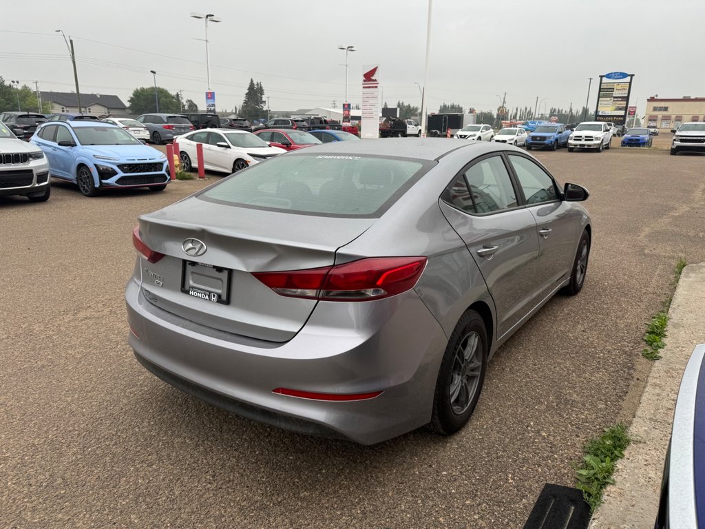 2017  Elantra LE in Lloydminster, Saskatchewan - 5 - w1024h768px