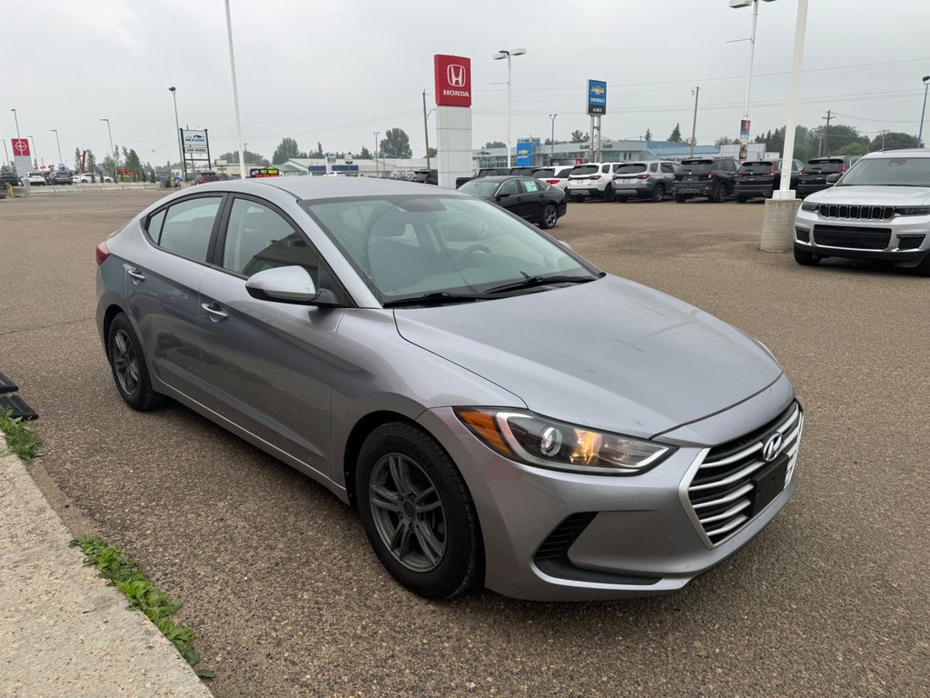 2017  Elantra LE in Lloydminster, Saskatchewan - 7 - w1024h768px