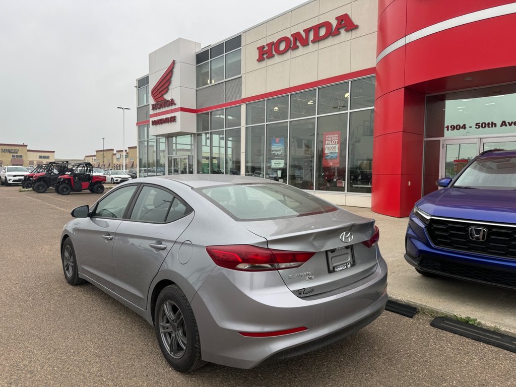 2017  Elantra LE in Lloydminster, Saskatchewan - 3 - w1024h768px